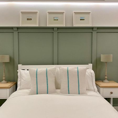 Victoria Bar Walls By Chateau Anna, Central York - Free Parking Экстерьер фото