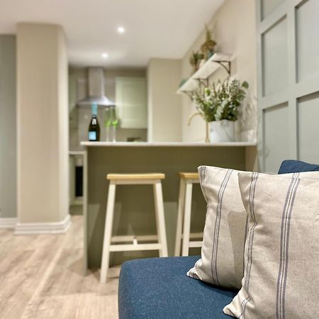 Victoria Bar Walls By Chateau Anna, Central York - Free Parking Экстерьер фото