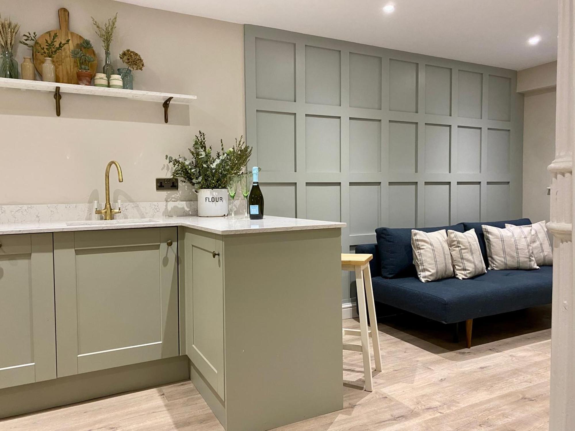 Victoria Bar Walls By Chateau Anna, Central York - Free Parking Экстерьер фото